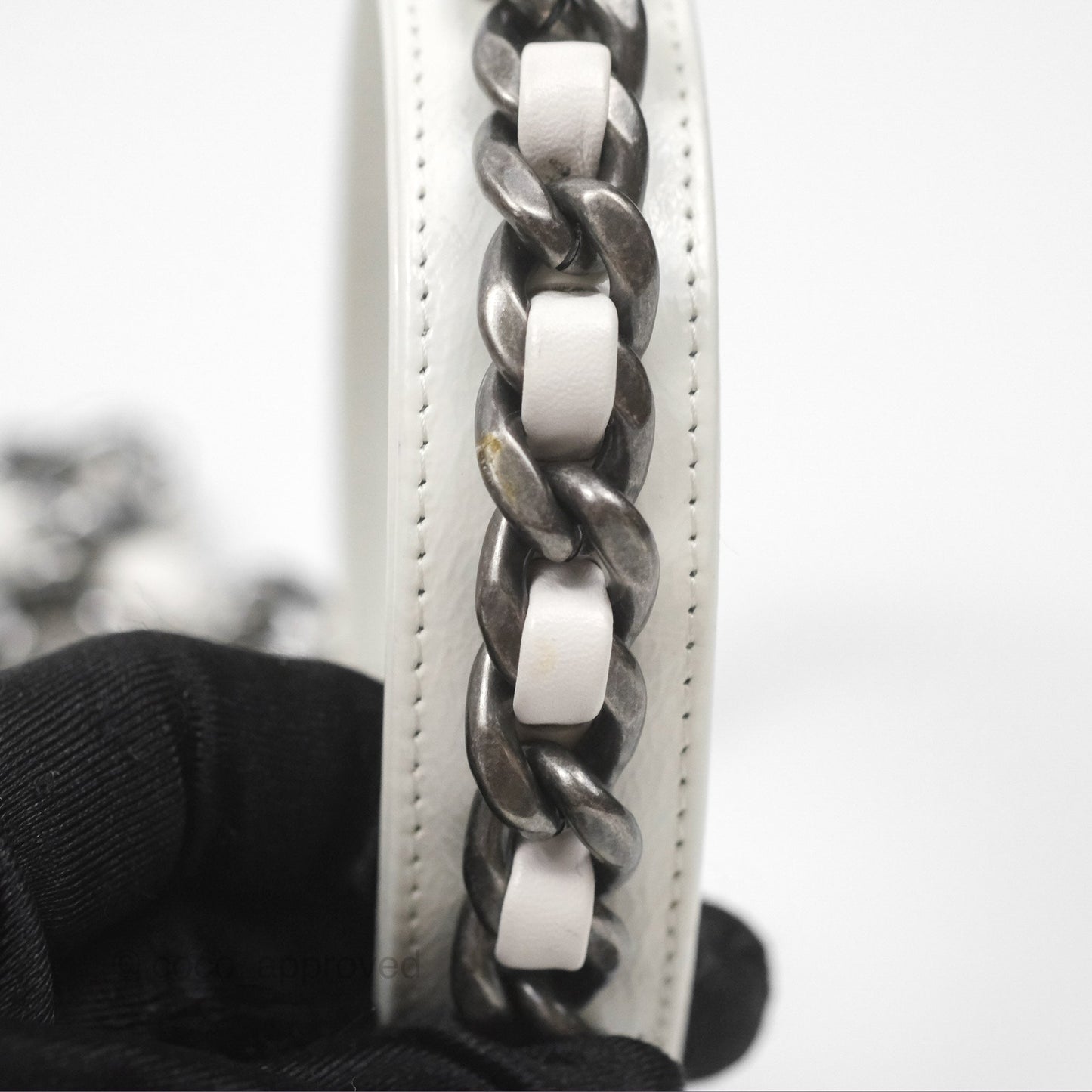 Chanel 19 Round Clutch With Chain White Glazed Calfskin Mixed Hardware