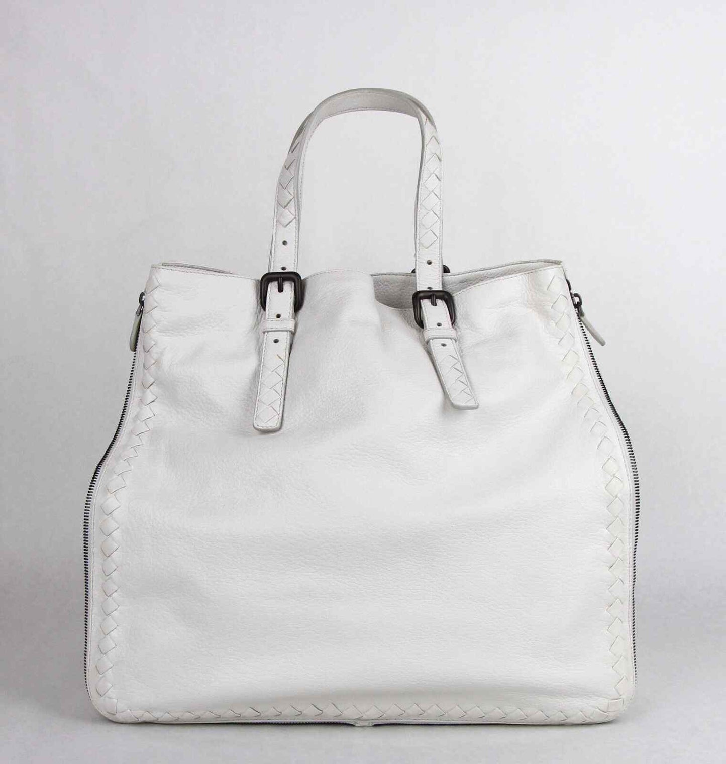 Luxury Bottega Veneta  Leather Zip Around Tote Bag Woven Detail