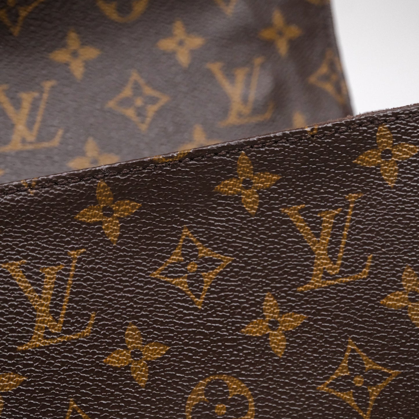 Louis Vuitton Pochette Metis Monogram Canvas