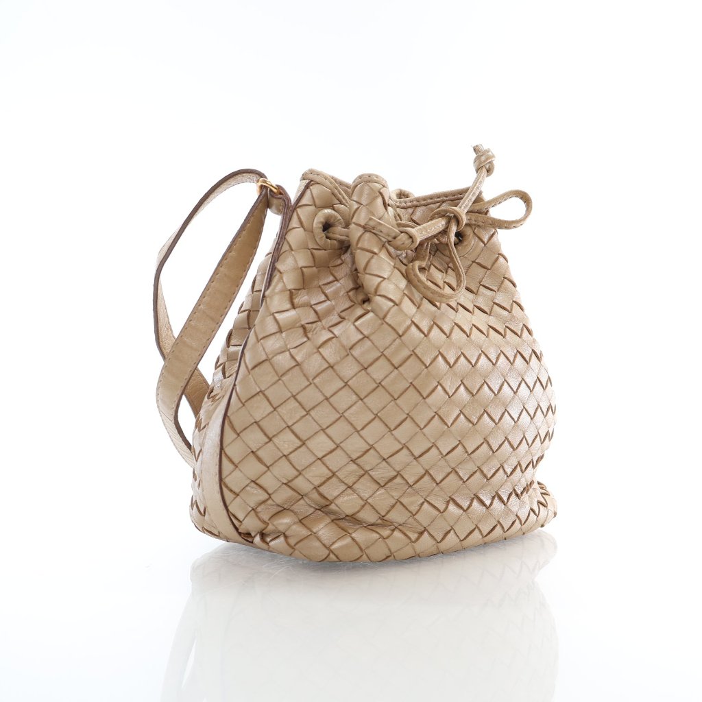 Luxury Bottega Veneta Vintage Intrecciato Bucket Bag