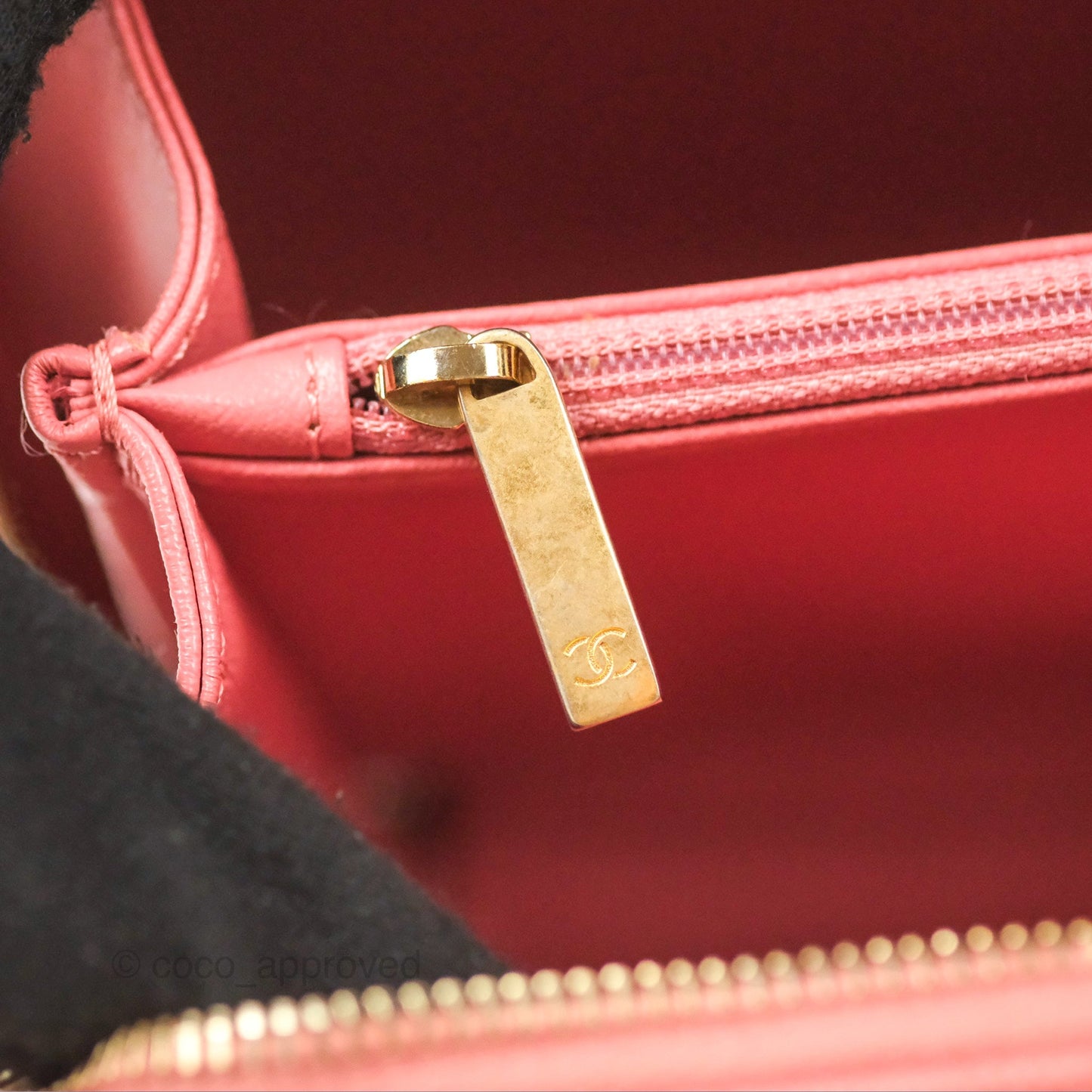 Chanel Quilted Medium CC Filigree Vanity Case Pink Caviar Gold Hardware