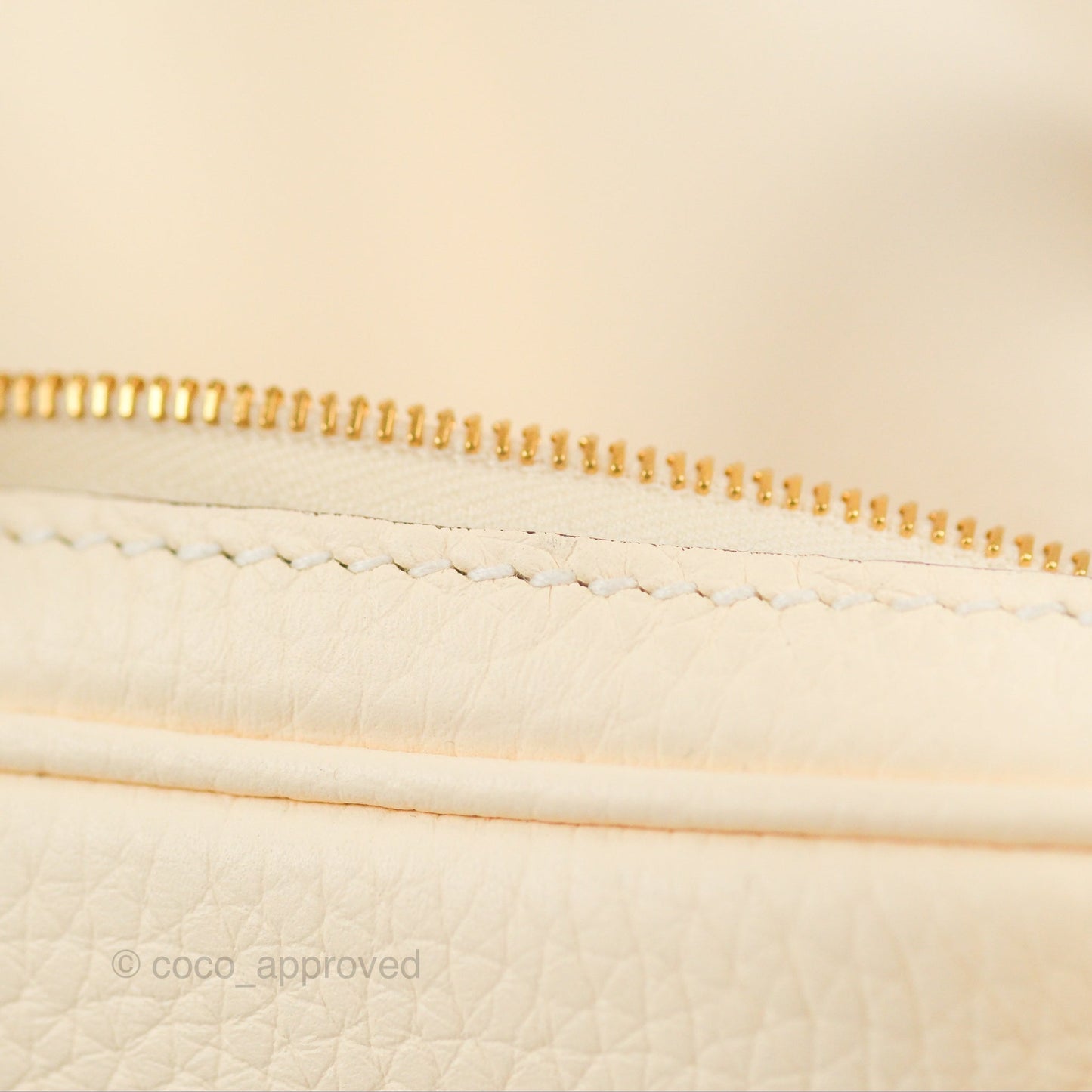 Hermès Lindy 26 Nata Taurillon Clemence Gold Hardware