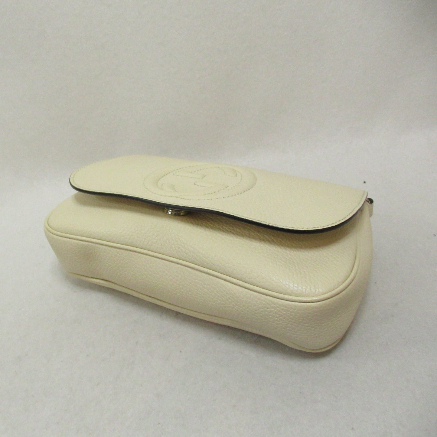 Luxury Gucci Trending 2025 Chain shoulder bag Shoulder bag Leather Ivory