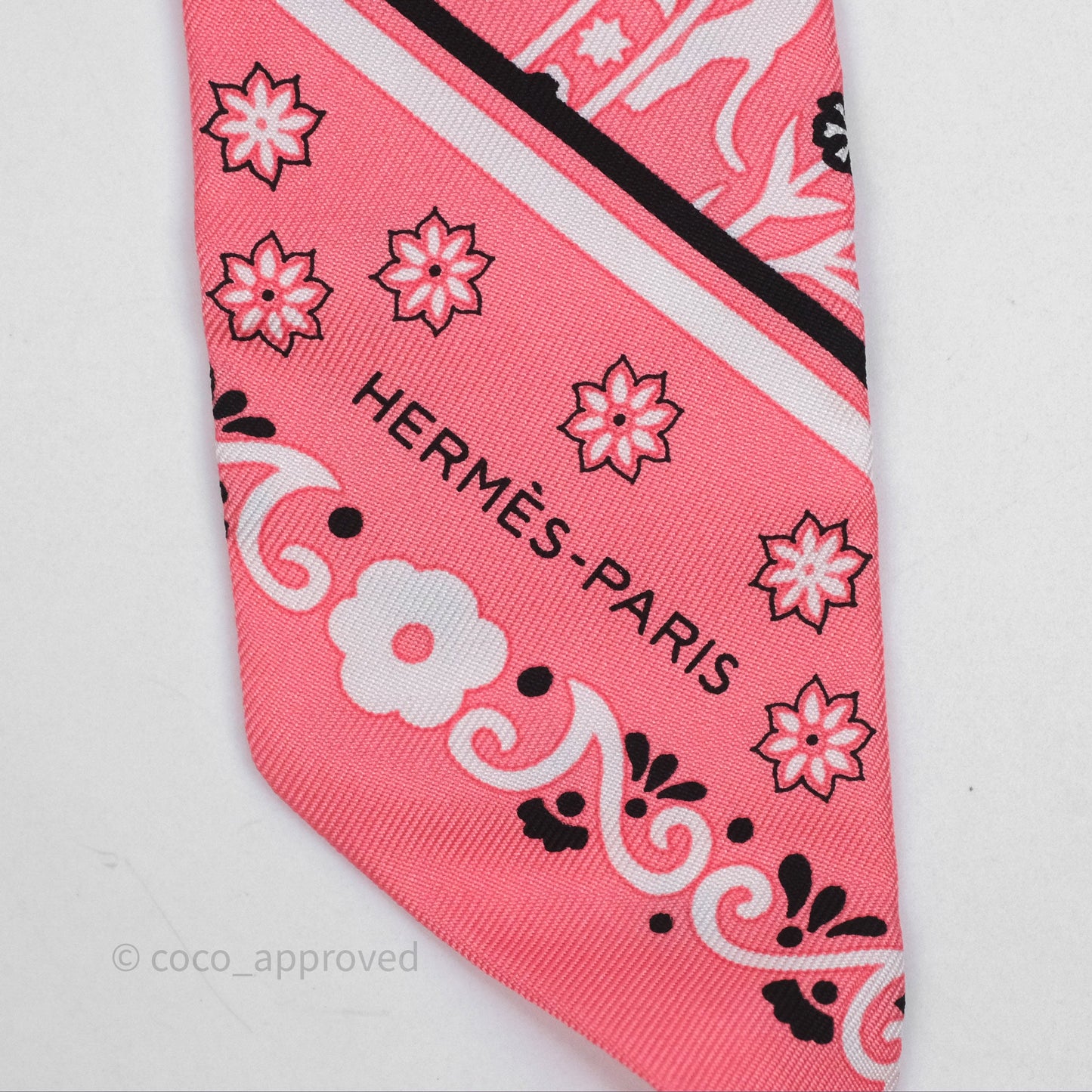 Hermès Peuple Du Vent Silk Twilly