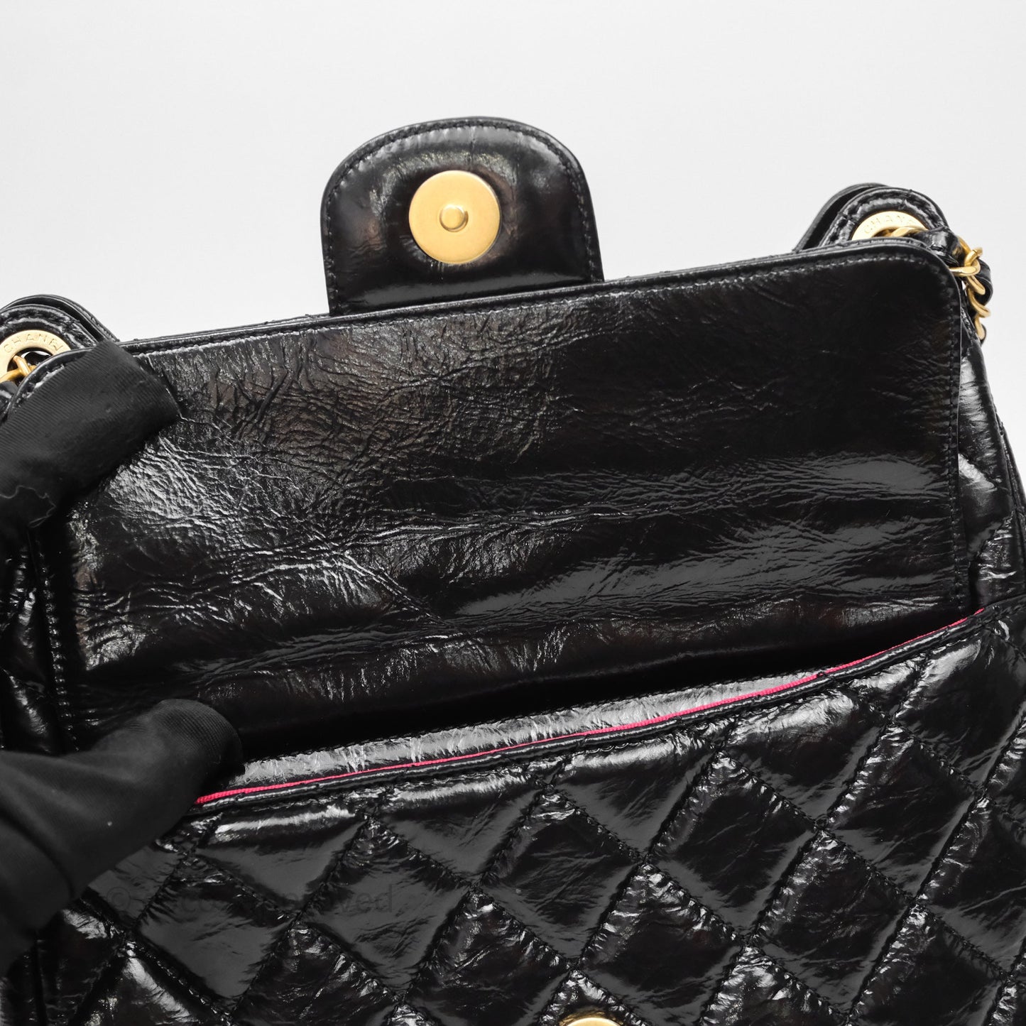 Chanel Medium Quilted Wavy CC Hobo Black Shiny Crumpled Calfskin Aged Gold Hardware