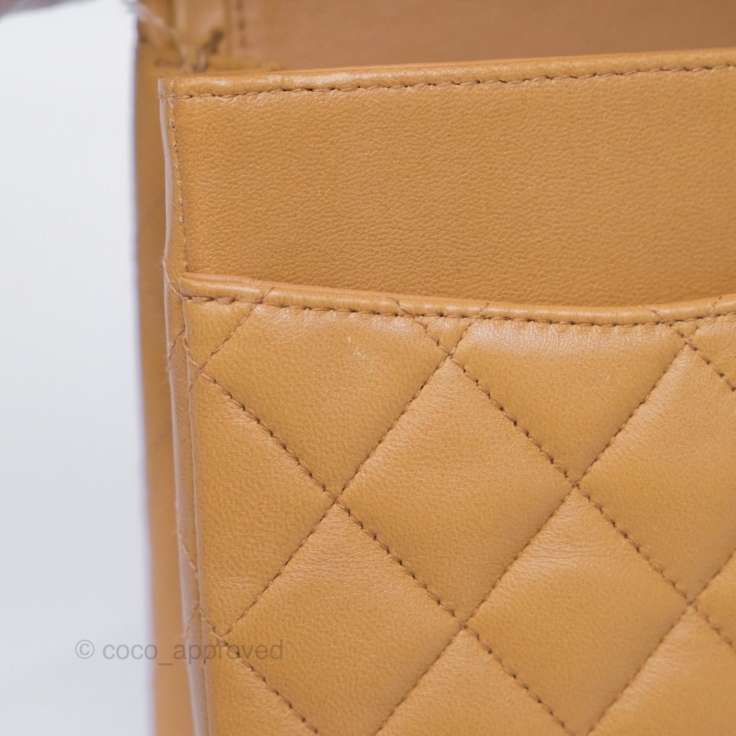 Chanel Classic M/L Medium Flap Quilted Beige Lambskin 24K Gold Hardware
