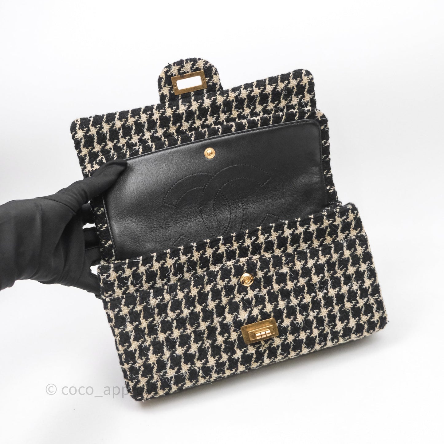 Chanel Reissue 225 Black Beige Houndstooth Tweed Antique Gold Hardware