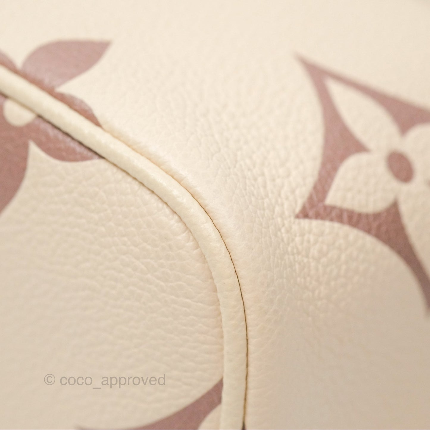 Louis Vuitton Vanity PM Empreinte Monogram Giant Creme/Bois de Rose