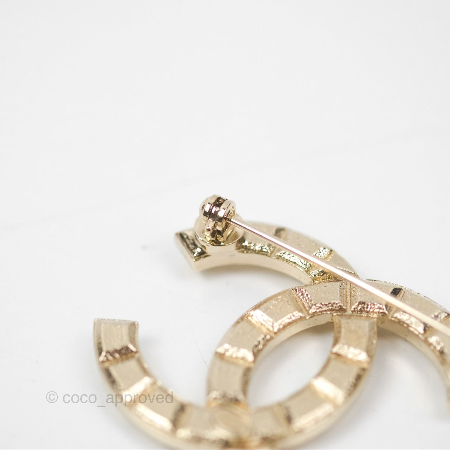 Chanel CC Brooch Gold Tone 17V