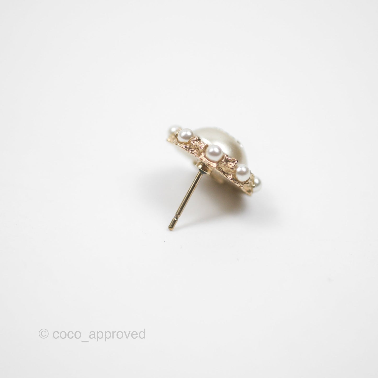 Chanel CC Pearl Round Earrings 19V