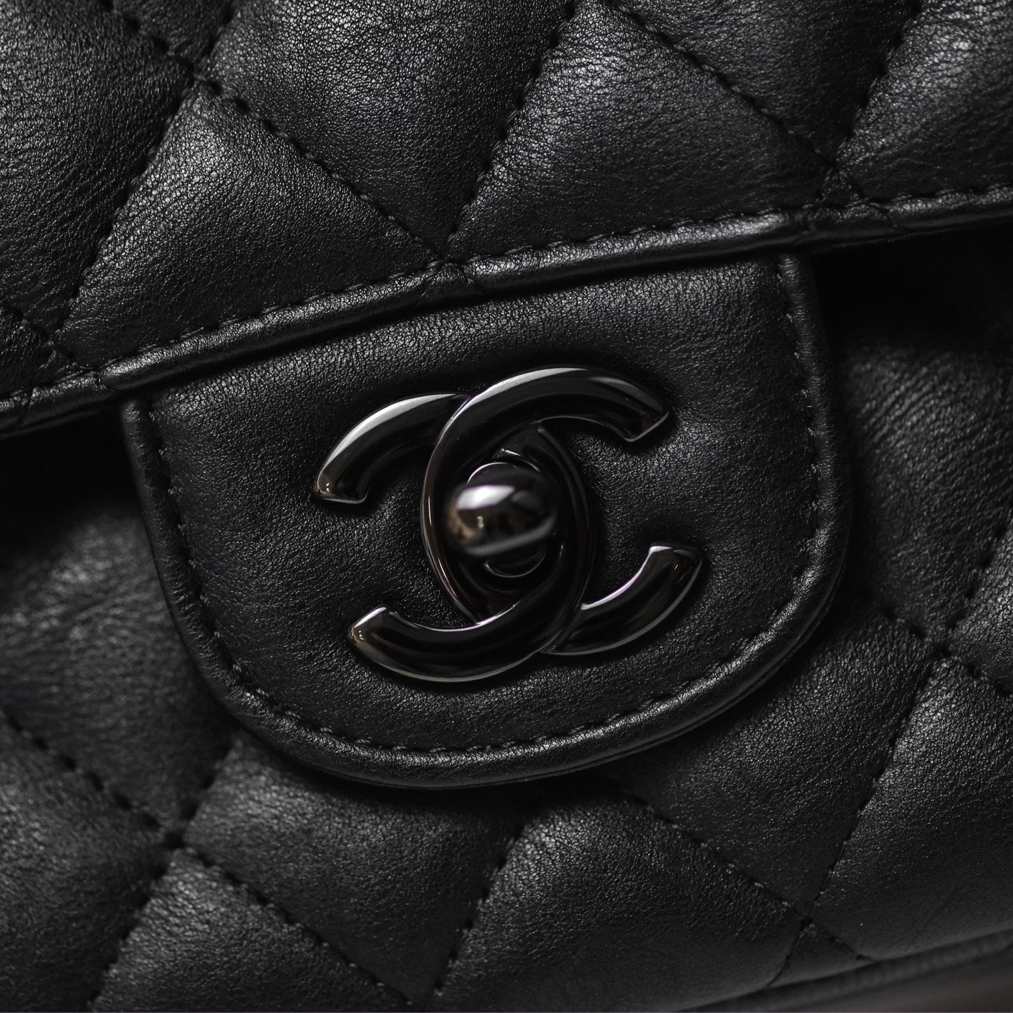 Chanel Classic Quilted M/L Medium Double Flap So Black Calfskin