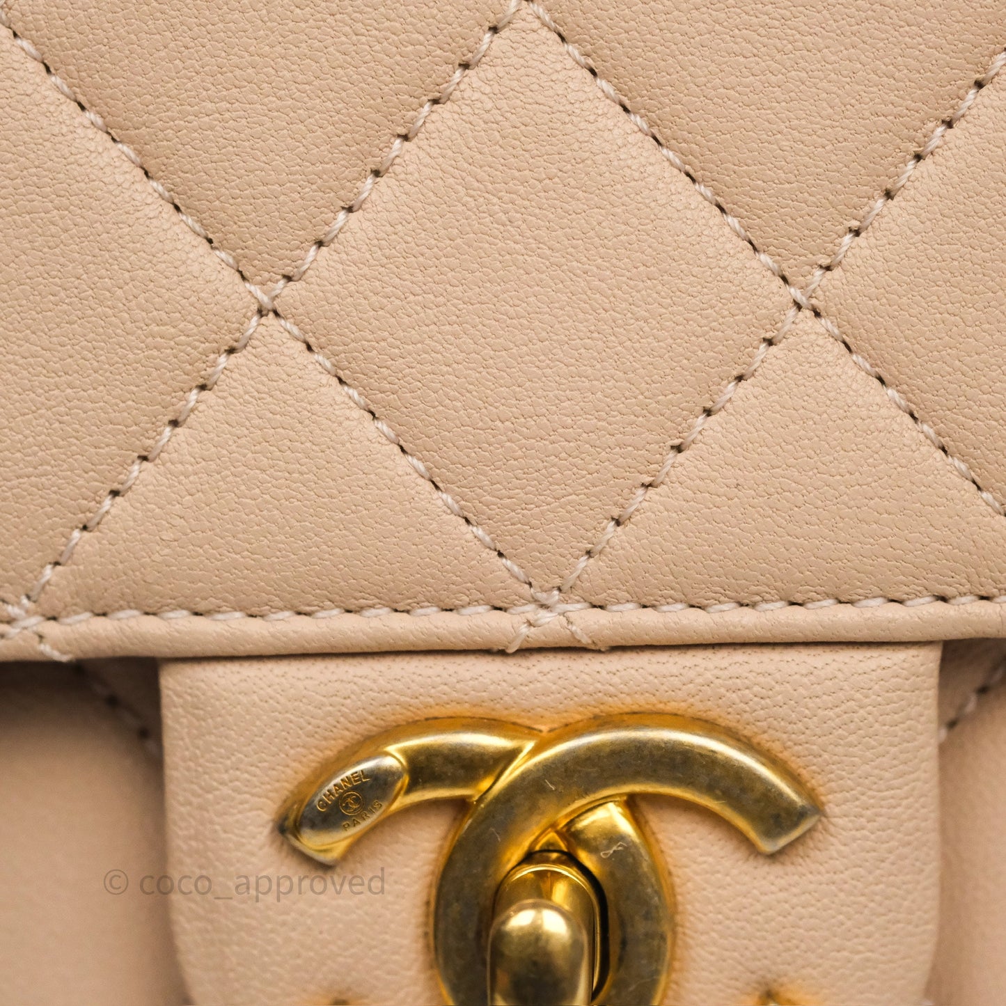 Chanel Chic Pearls Flap Quilted Beige Pink Goatskin Aged Gold Hardware