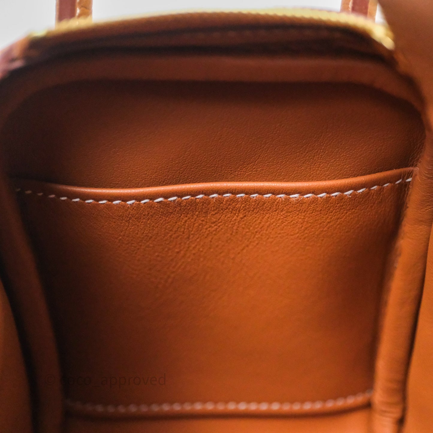 Hermès Mini Lindy 20 Gold Clemence Gold Hardware