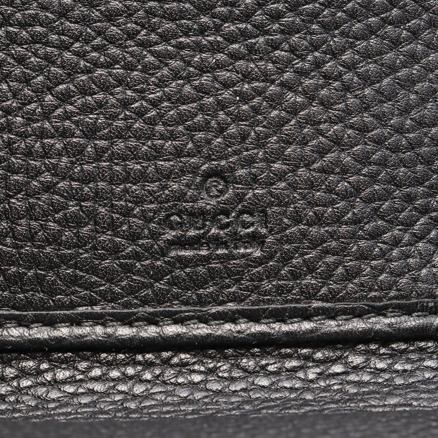 Luxury Gucci Trending 2025 Animalier Bee Round zipper long wallet Leather Black