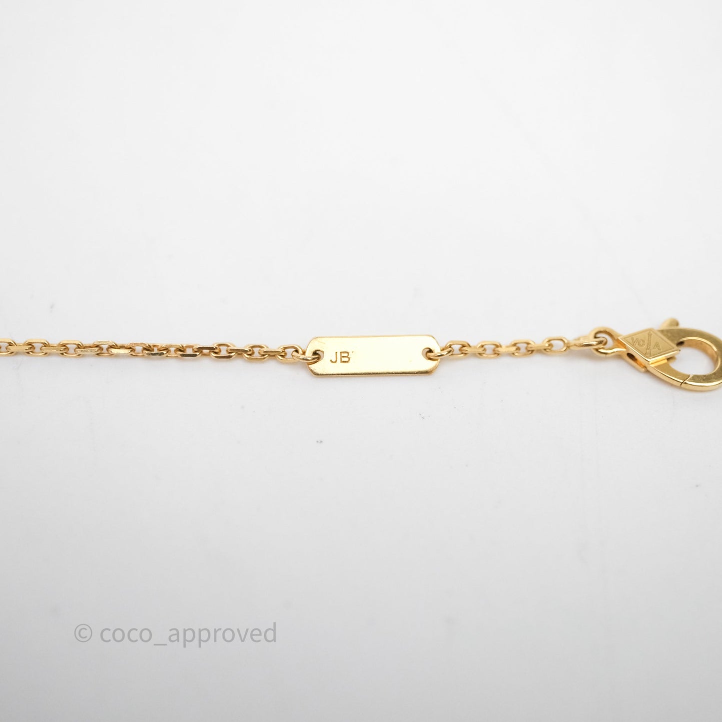 Van Cleef & Arpels Vintage Alhambra Pendant White Mother-of-pearl Necklace Yellow Gold