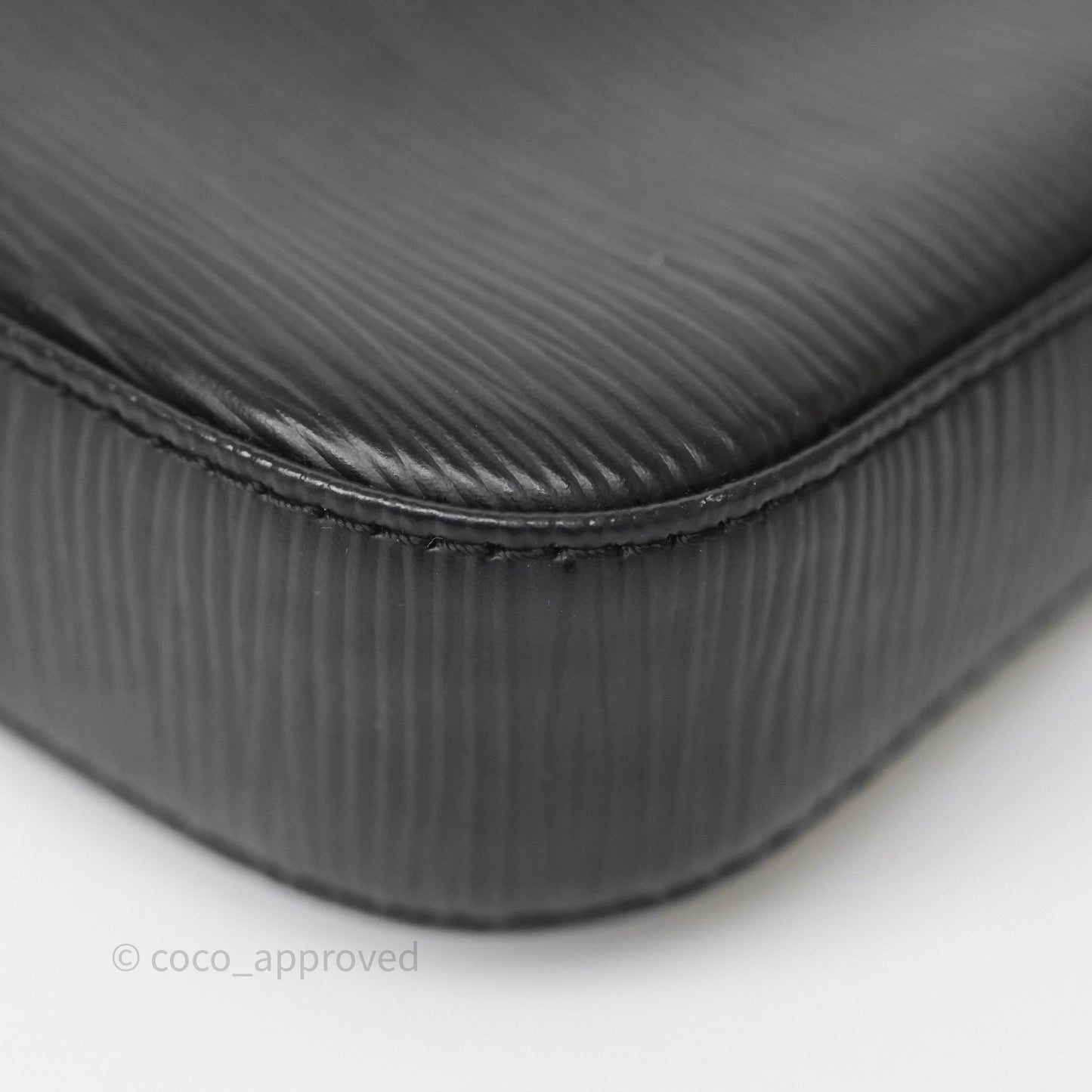 Louis Vuitton Pochette Black Epi