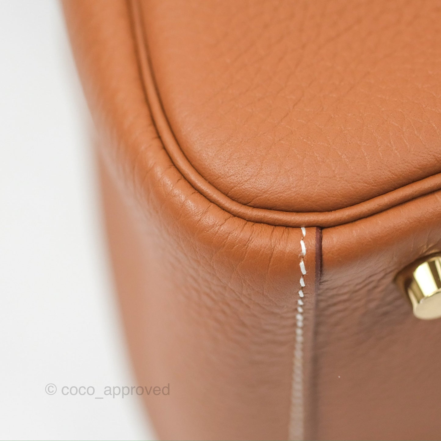 Hermès Lindy 26 Gold Taurillon Clemence Gold Hardware