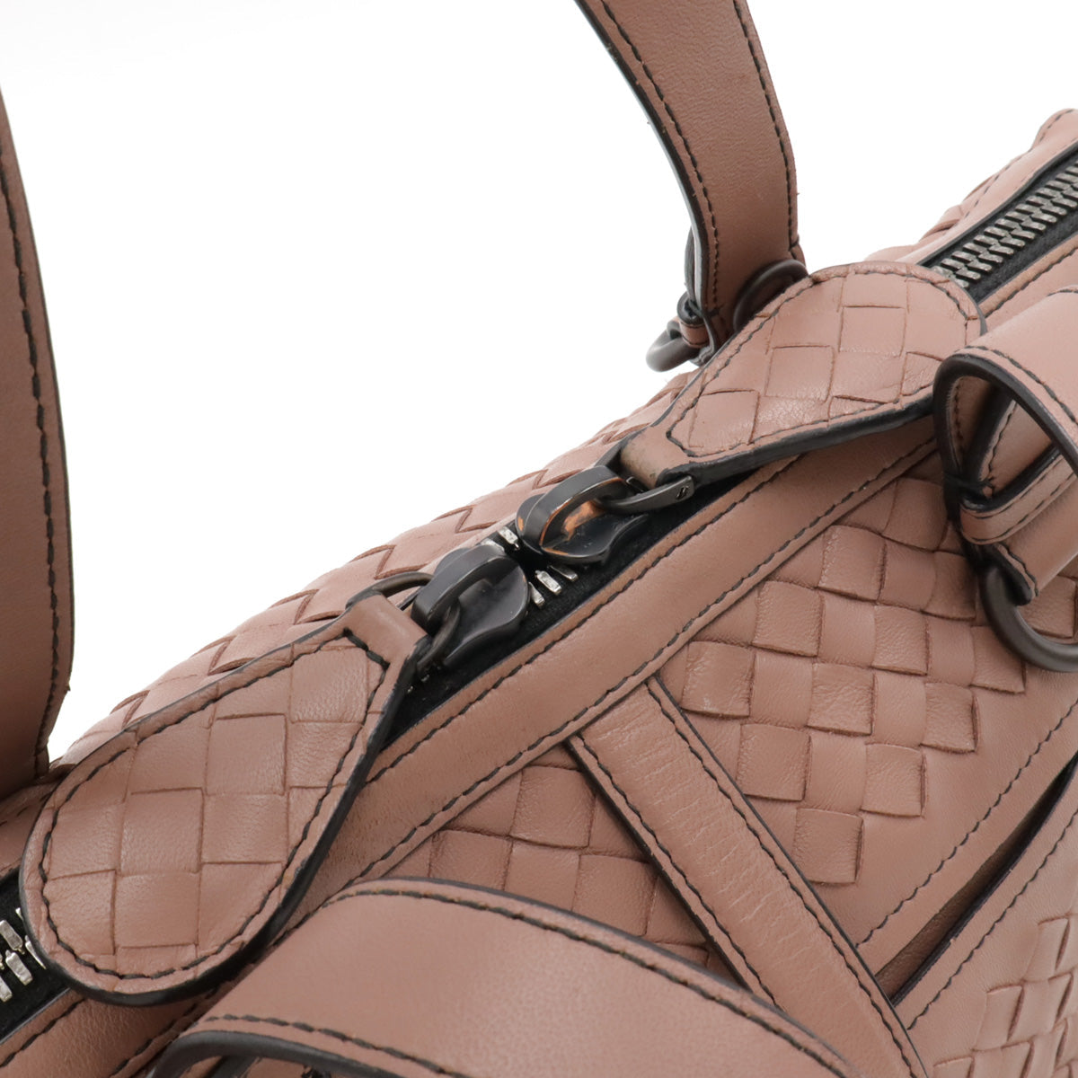 Luxury Bottega Veneta Intrecciato Leather Handbag