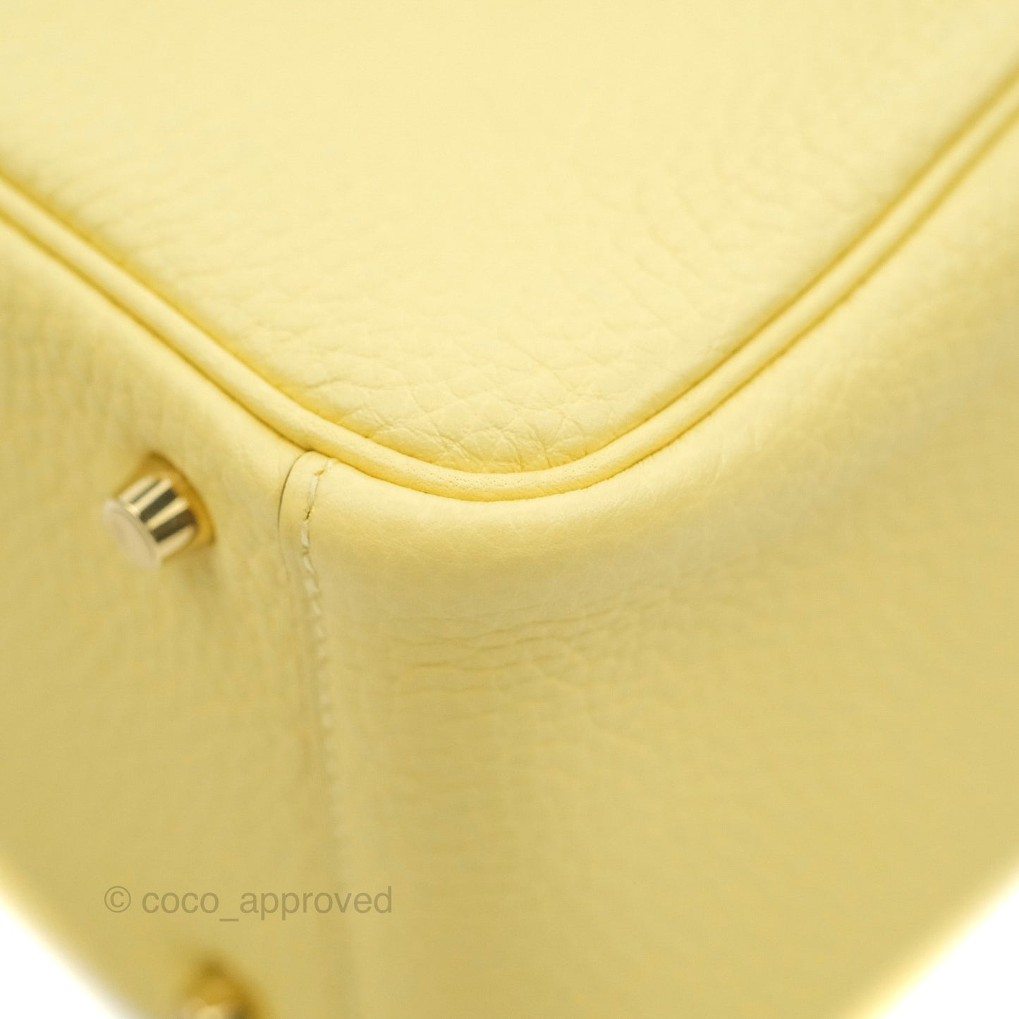 Hermès Mini Lindy 20 Taurillon Jaune Poussin Clemence Gold Hardware