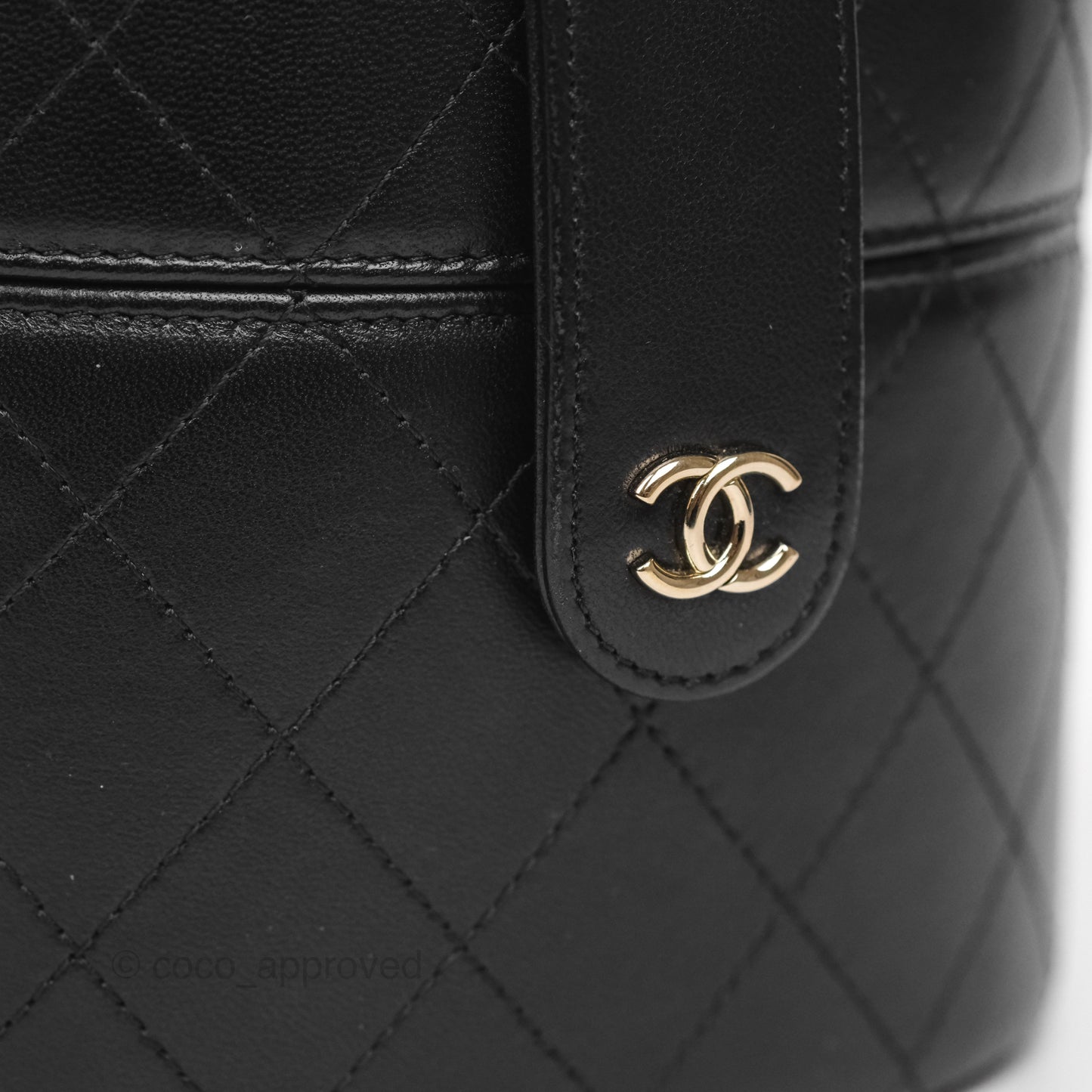 Chanel Quilted Round Vanity Clutch With Chain Black Lambskin Gold Hardware