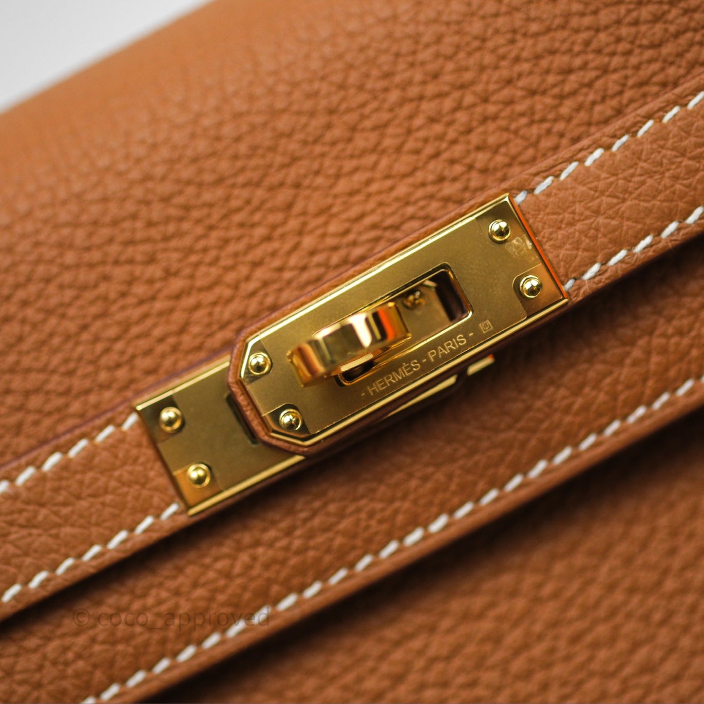 Hermès Retourne Kelly 25 Gold 37 Togo Gold Hardware