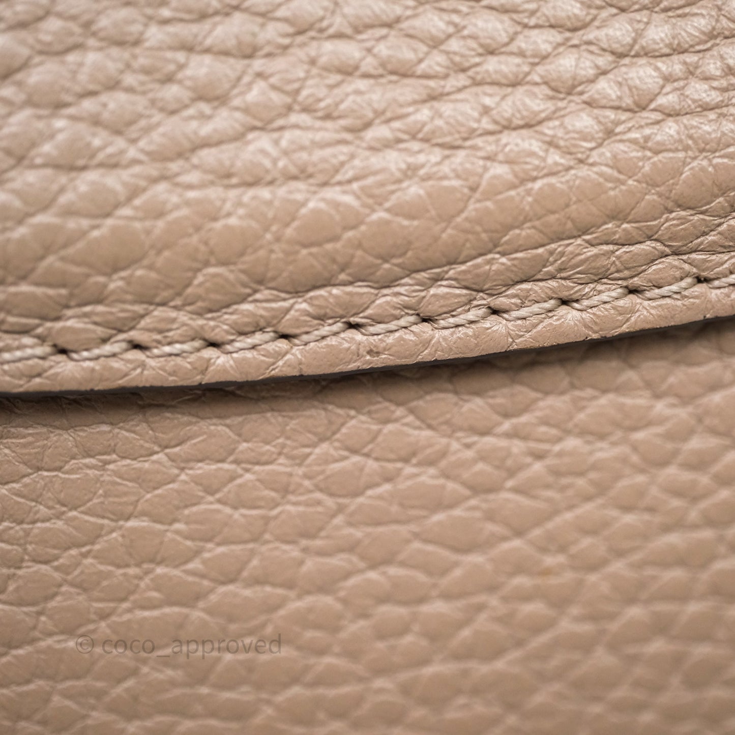 Louis Vuitton Taurillon Capucines BB Galet