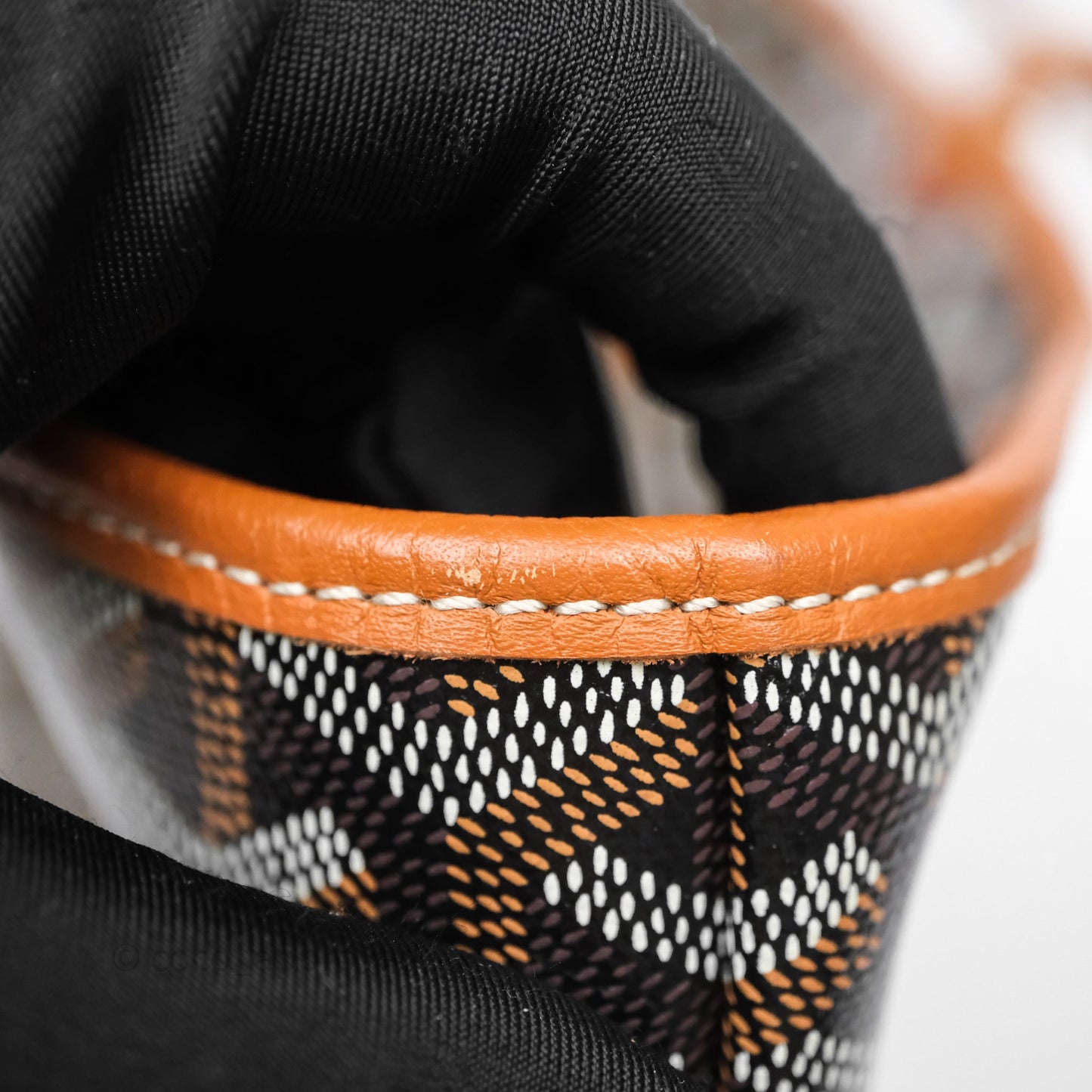 Goyard Artois Tote MM Goyardine Canvas⁣⁣⁣⁣⁣⁣⁣⁣⁣⁣⁣⁣⁣⁣⁣⁣⁣⁣⁣⁣ Tan/Black