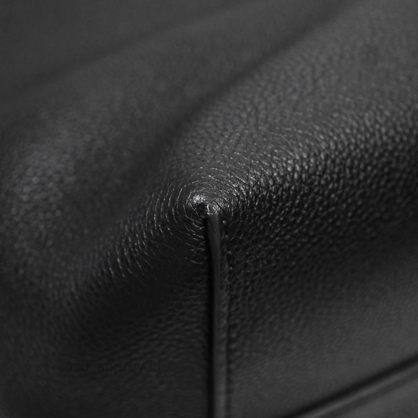 Celine Medium Cabas Anaïs Cuir Triomphe in Grained Calfskin Black