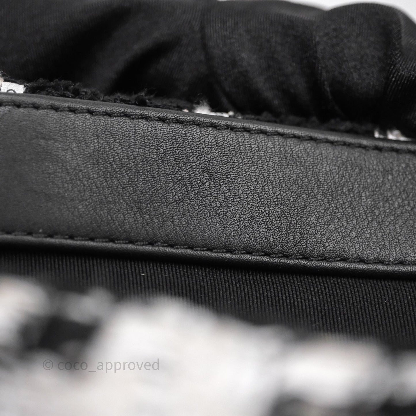 Chanel 19 Small Tweed Houndstooth Black & White Mixed Hardware