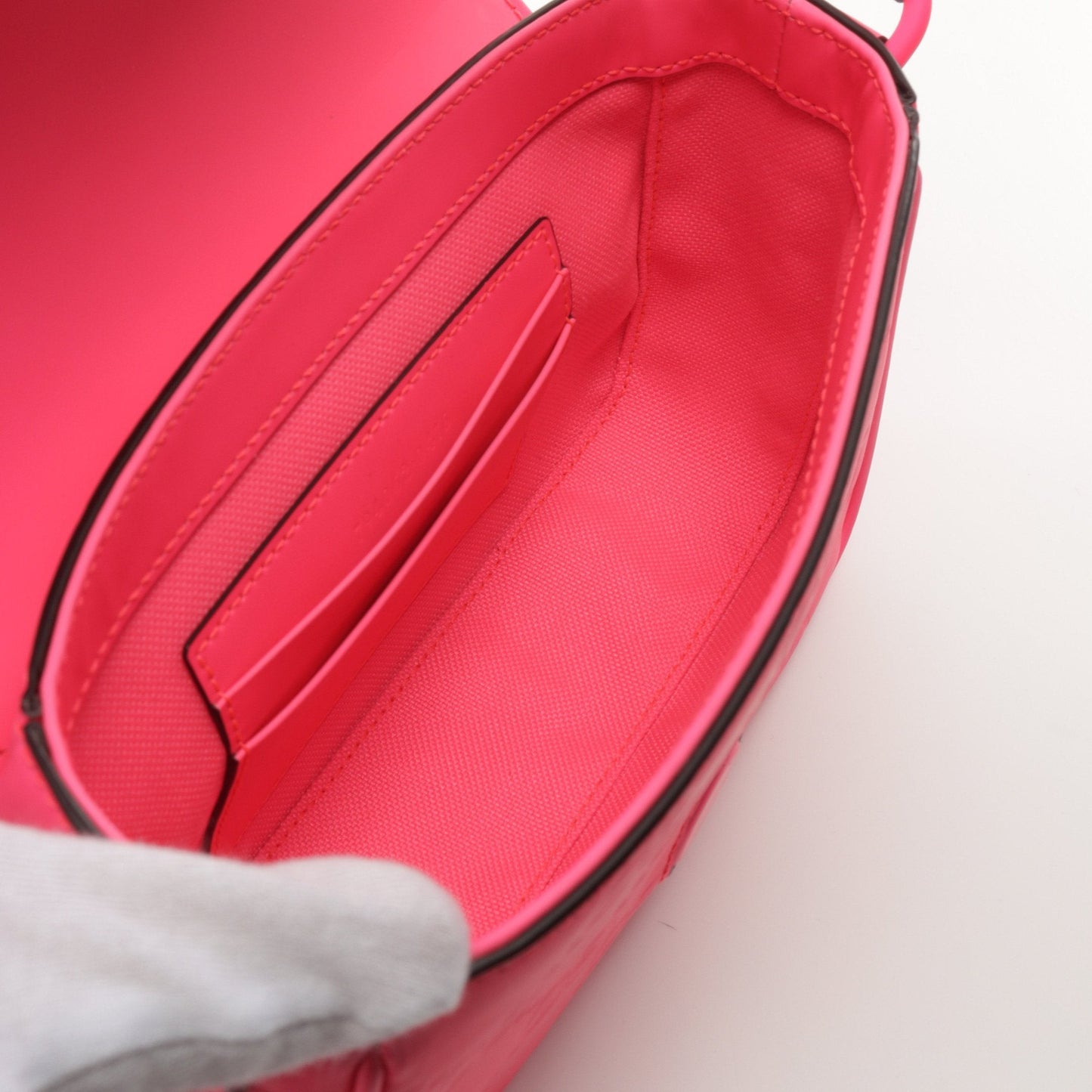 Luxury Gucci Trending 2025 GG Rubber Effect Super mini bag Shoulder bag Leather Pink purple