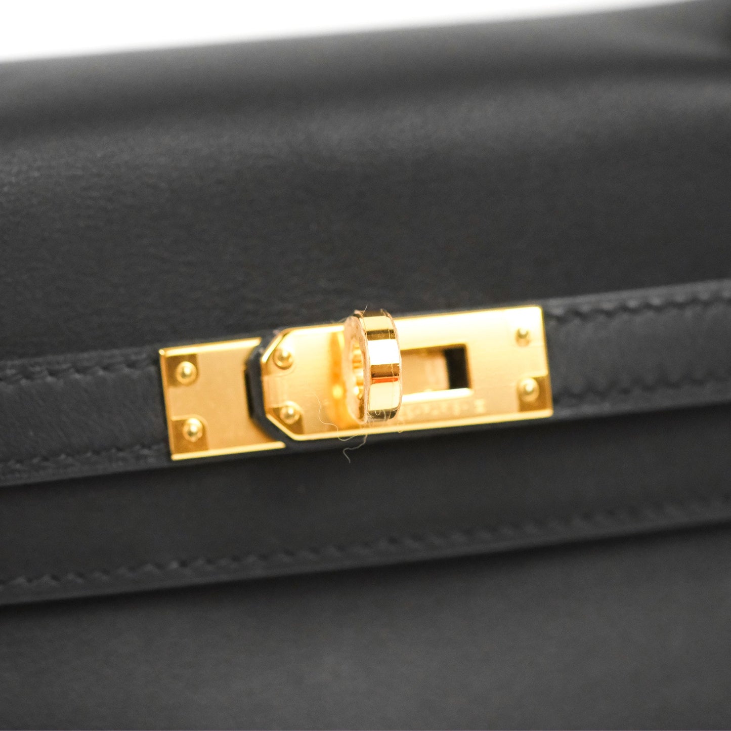 Hermès Retourne Kelly 25 Black Swift Gold Hardware