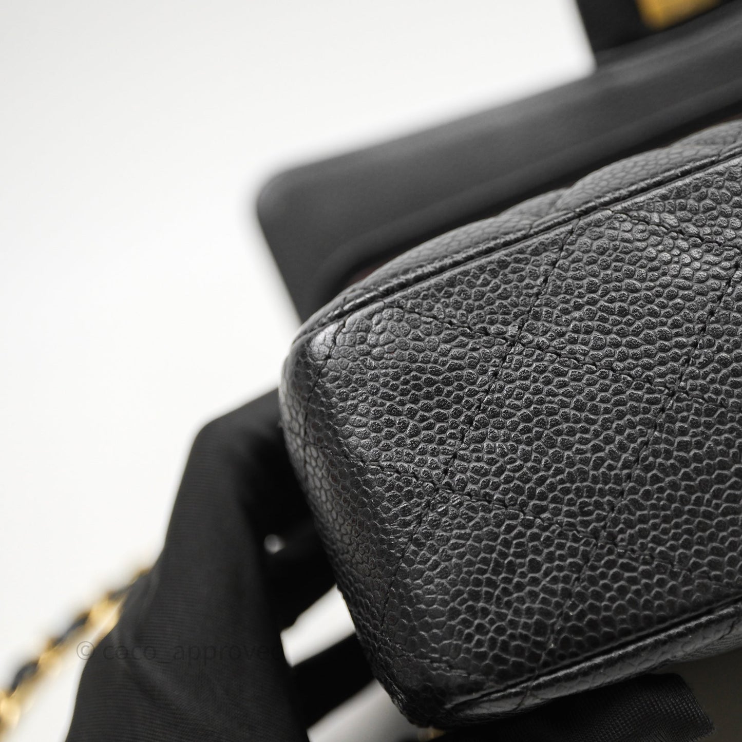 Chanel Classic M/L Medium Flap Quilted Black Caviar Gold Hardware