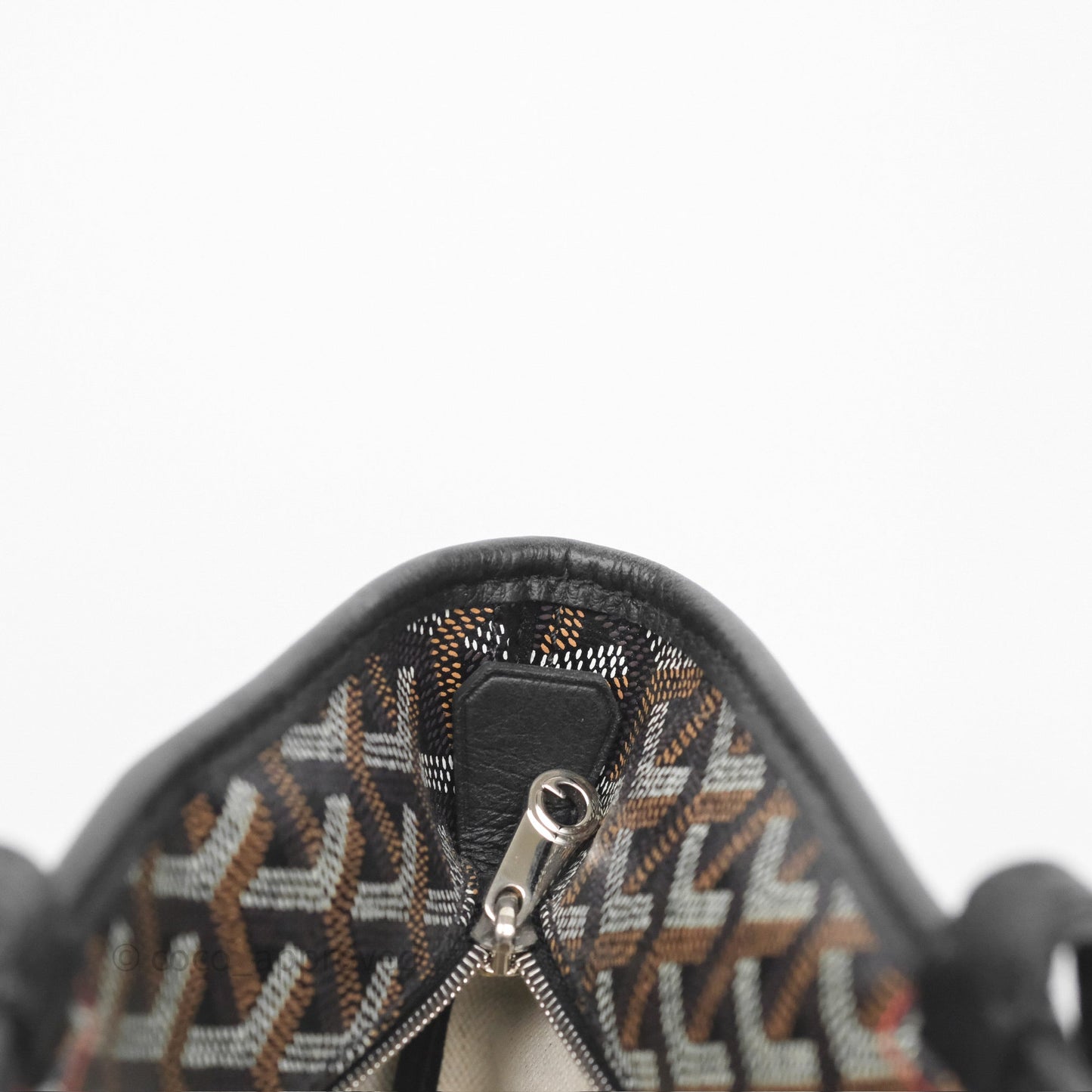 Goyard Artois Tote PM⁣⁣⁣⁣⁣⁣⁣⁣⁣⁣⁣⁣⁣⁣⁣⁣⁣⁣⁣⁣ Goyardine Canvas Black