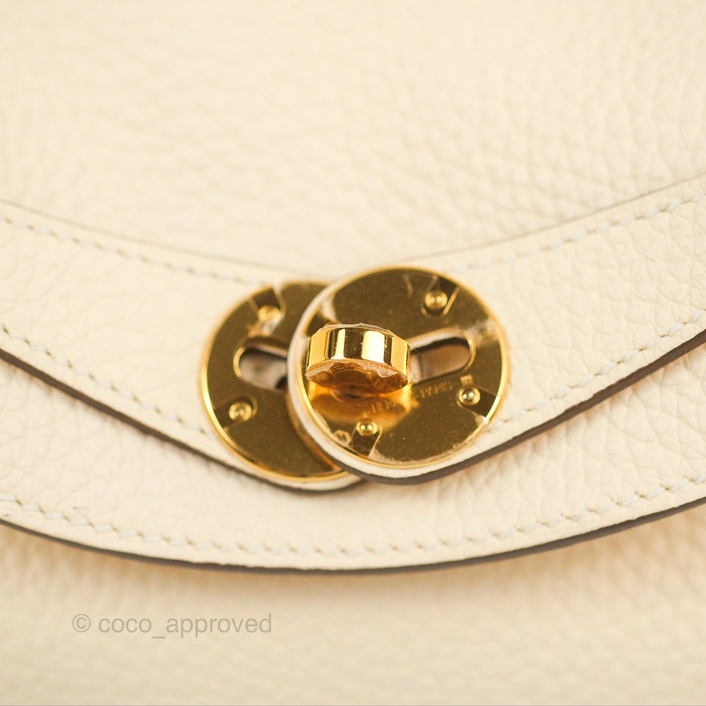 Hermès Lindy 26 Nata Taurillon Clemence Gold Hardware