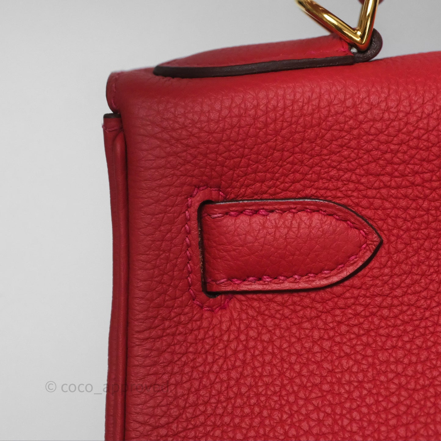Hermès Kelly 28 Retourne Geranium D5 Togo Gold Hardware