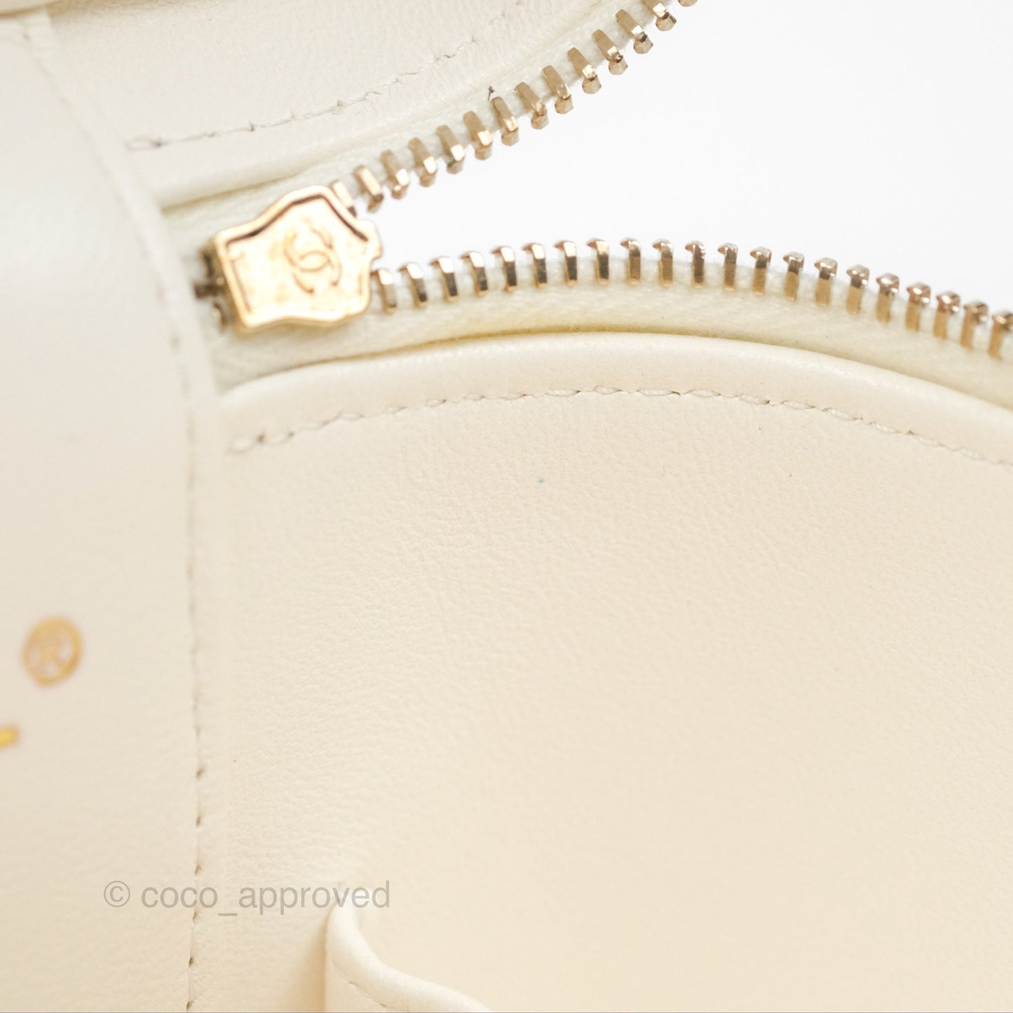 Chanel Quilted Top Handle Vanity Case White Caviar Gold Hardware