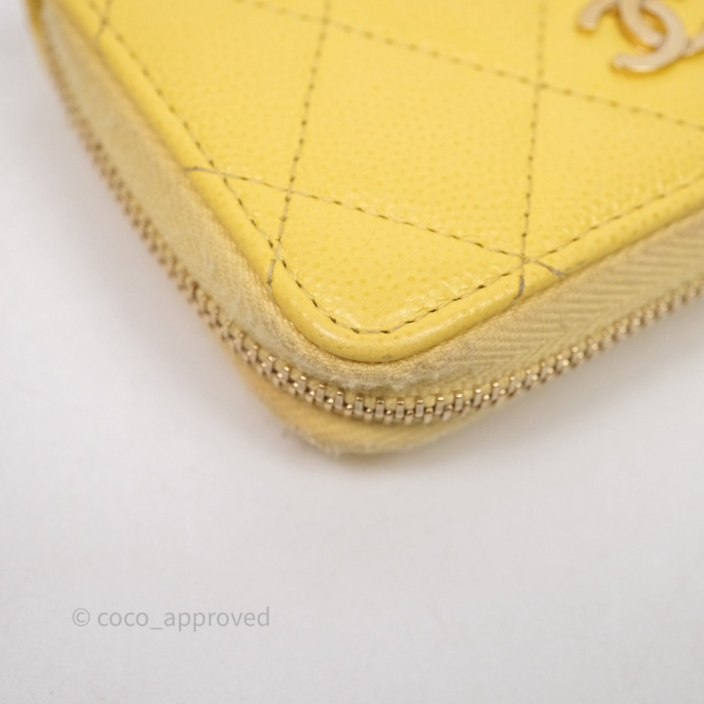 Chanel Quilted Zip Card Holder Caviar Yellow Gold Hardware
