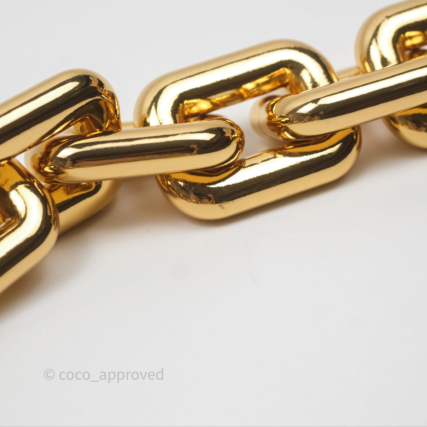 Bottega Veneta Chain Pouch Brown Calfskin Gold Hardware