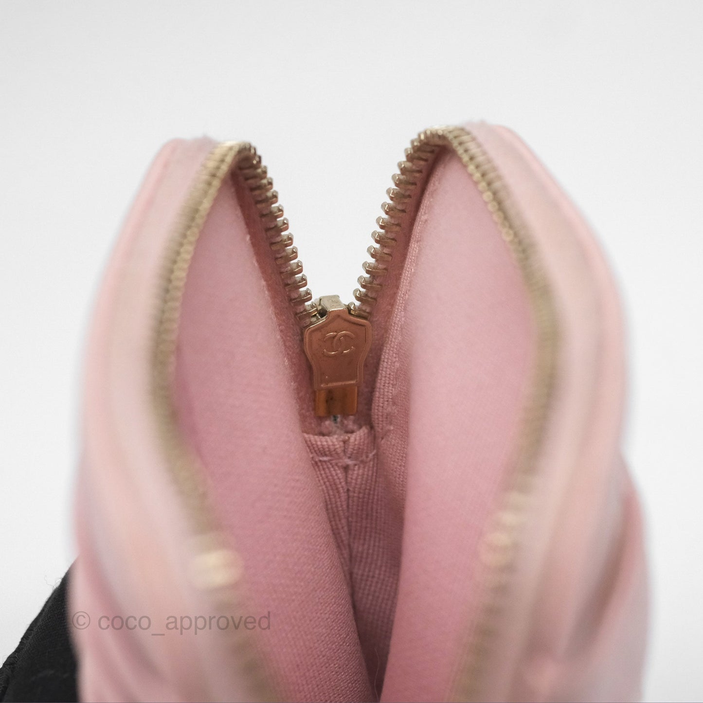 Chanel Quilted Classic Zip Card Holder Wallet Pink Caviar Gold Hardware