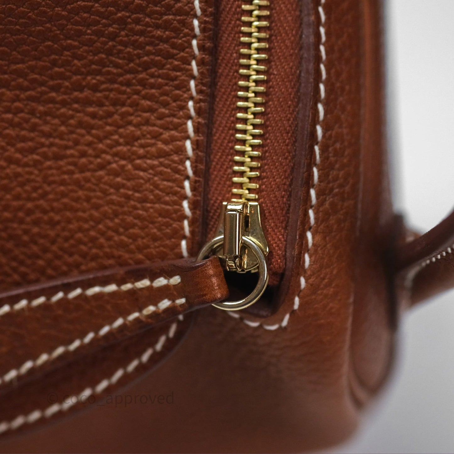 Hermès Mini Lindy 20 Fauve 34 Barenia Gold Hardware
