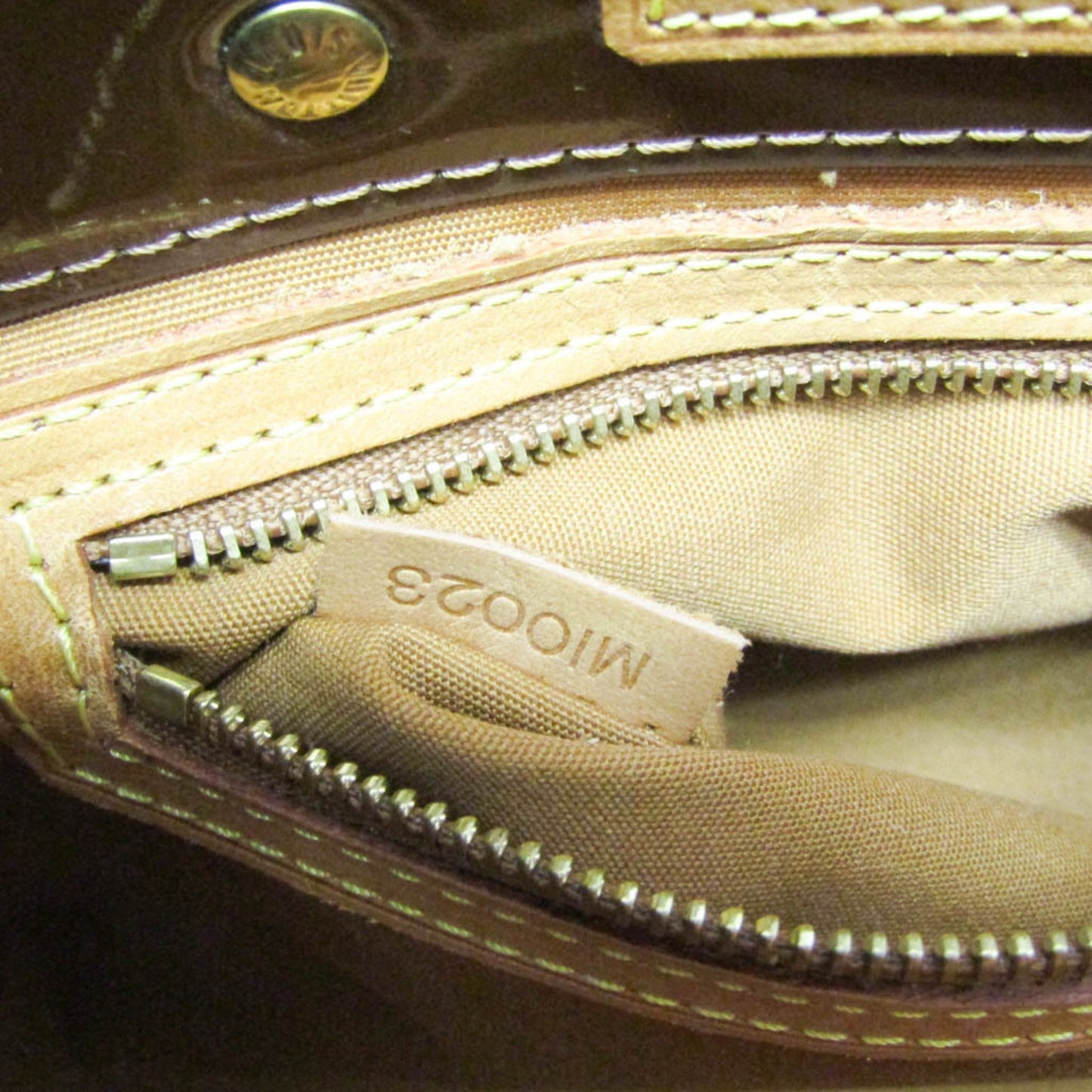 Louis Vuitton Reade  Canvas Handbag ()