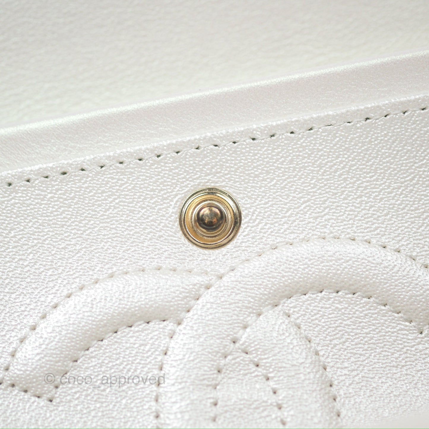 Chanel Classic M/L Medium Double Flap Iridescent White Calfskin Gold Hardware