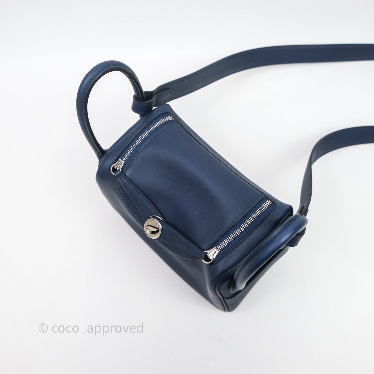 Hermès Mini Lindy II 20 Bleu Navy 7U / Rouge Grenat K1 Swift Palladium Hardware