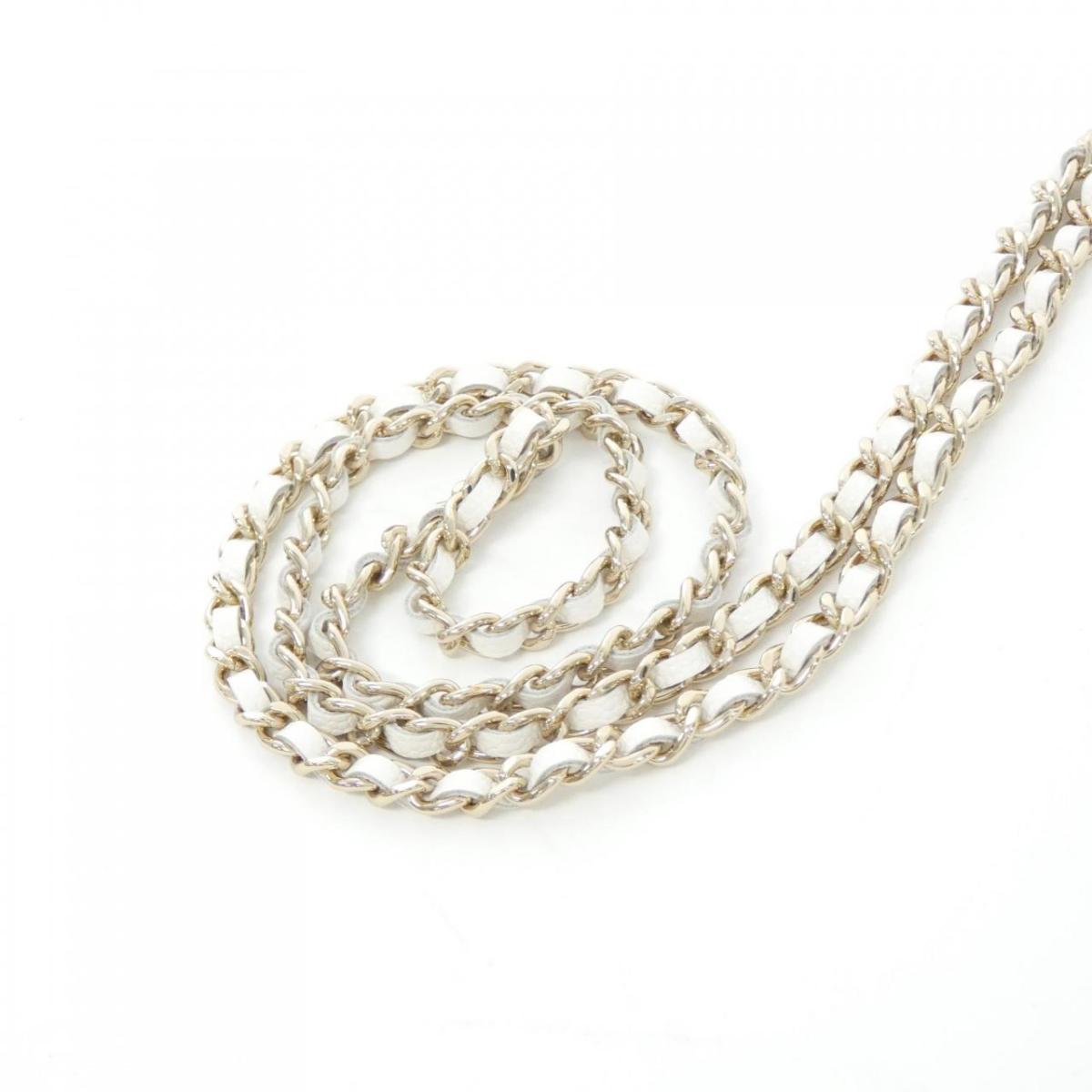 Chanel timeless classic line chain cracks