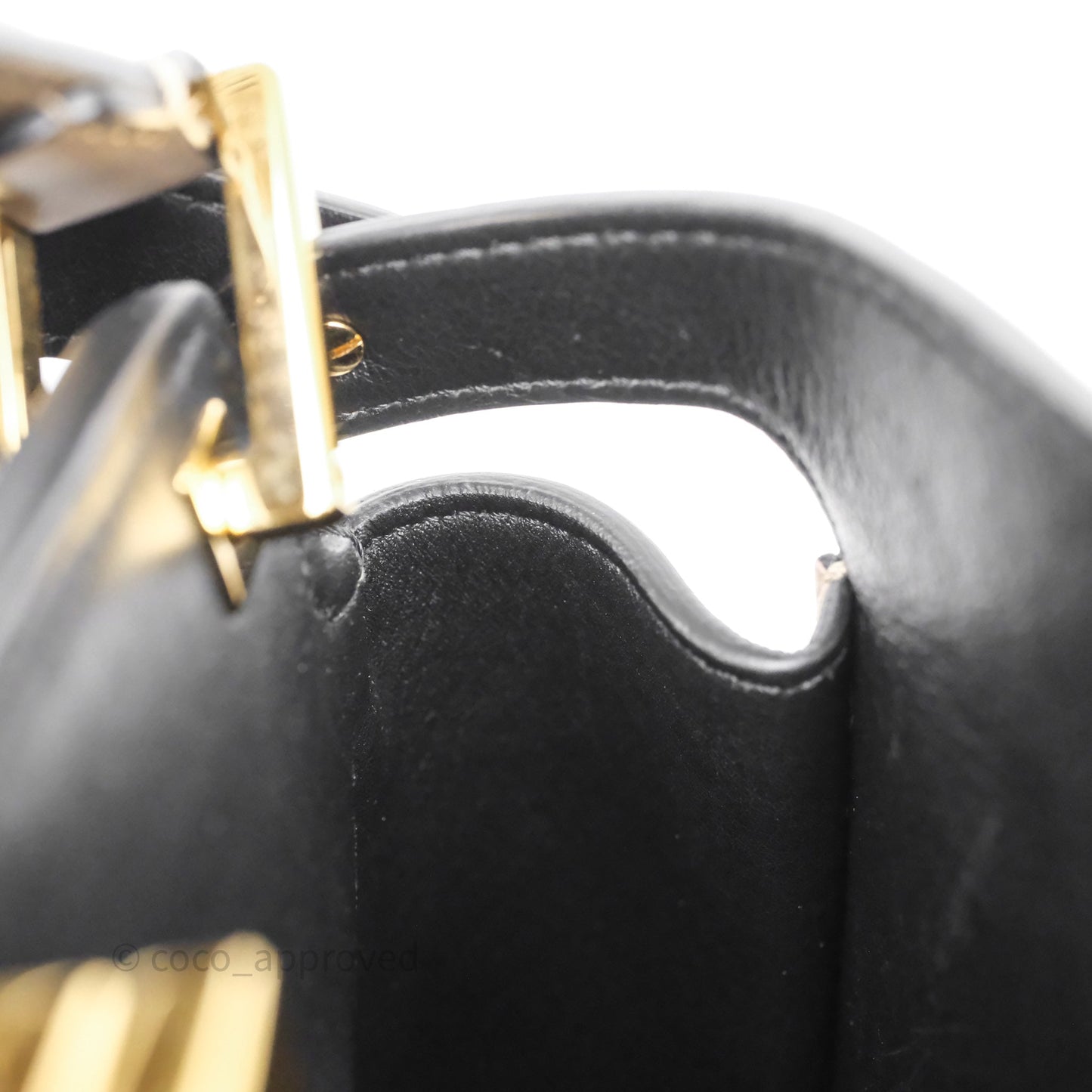 Fendi Peekaboo Iconic Essentially Bag Calfskin Beige