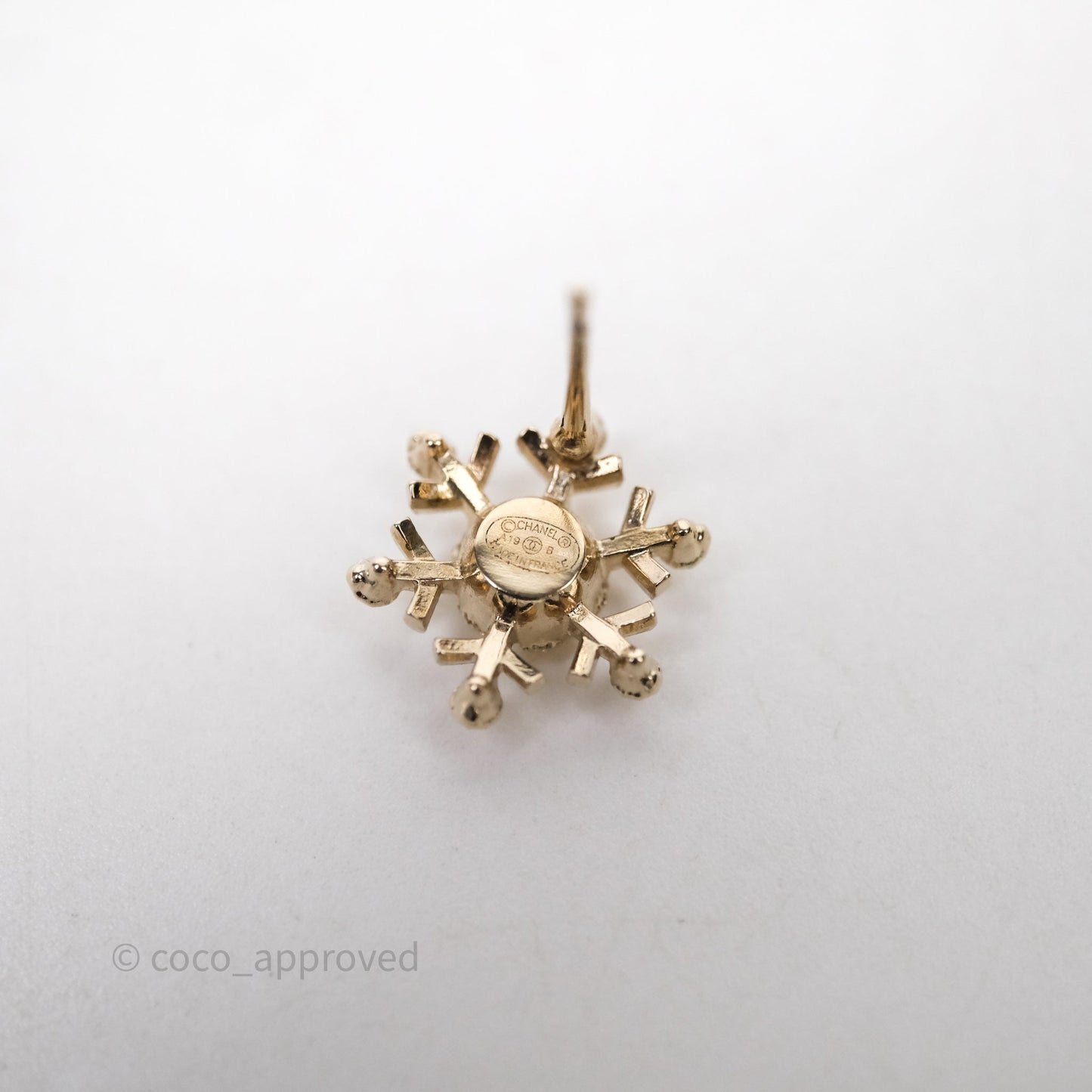 Chanel Crystals Snowflake CC Earrings Gold Tone 19B