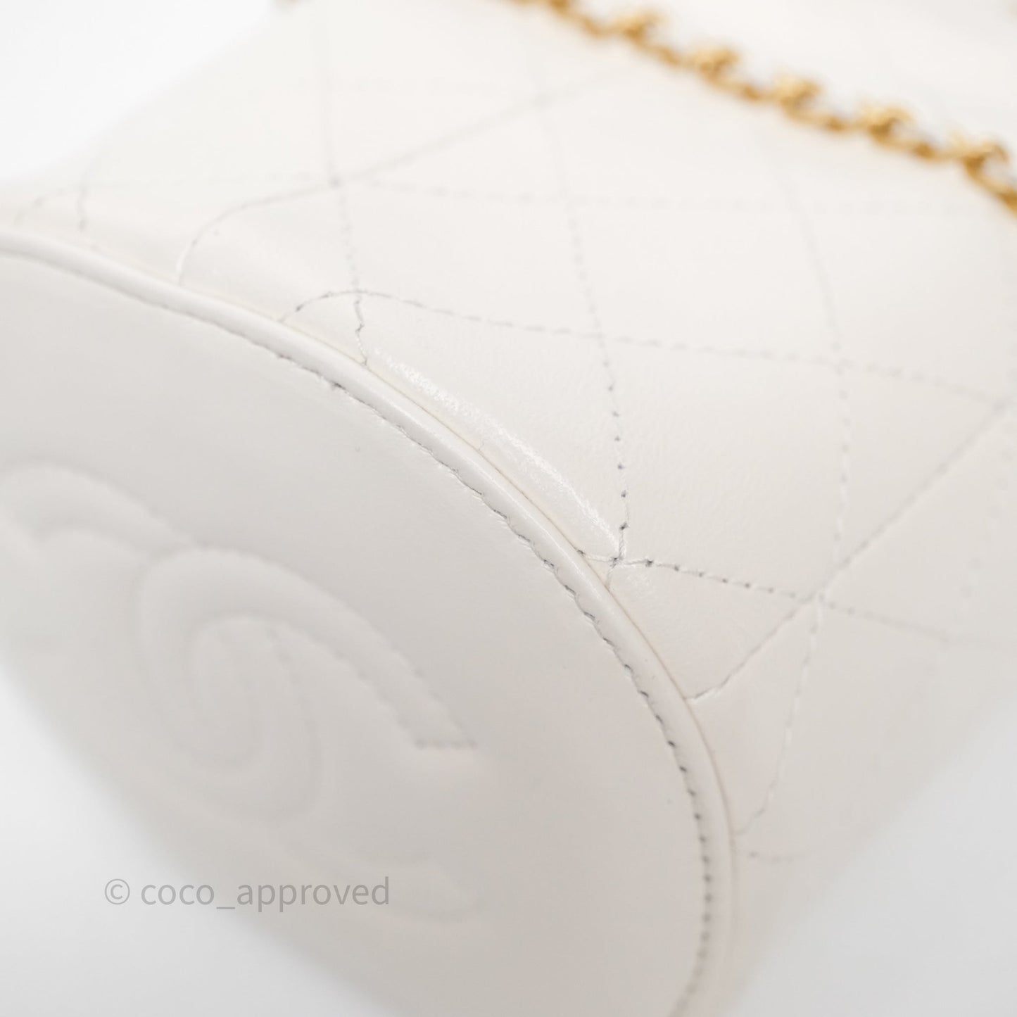 Chanel Mini Bucket Bag White Shiny Lambskin Aged Gold Hardware 25C