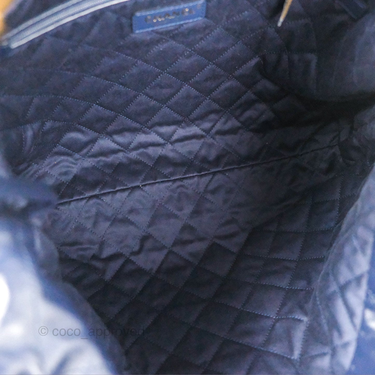 Chanel 22 Medium Navy Shiny Calfskin Aged Gold Hardware