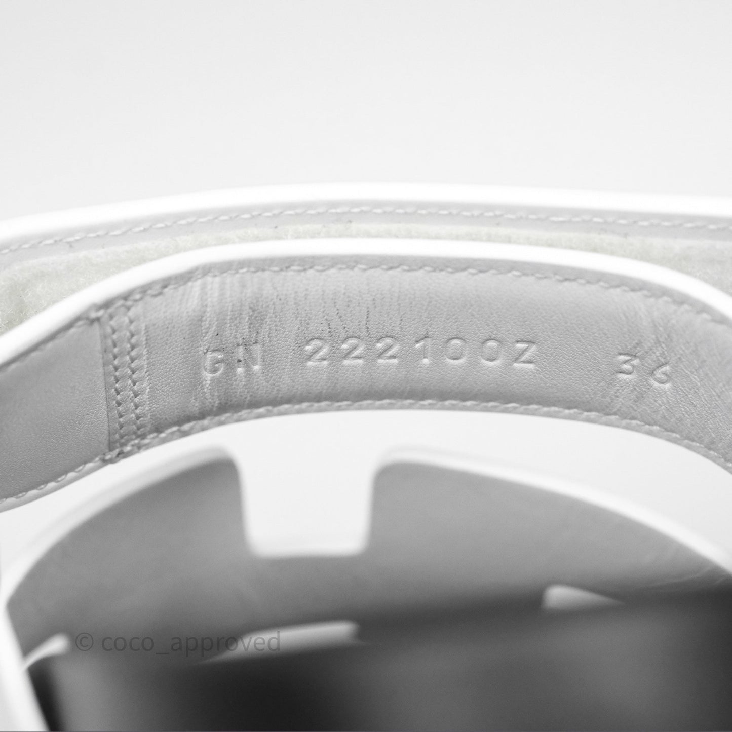 Hermès Chypre Sandal Calfskin Black/White Size 36
