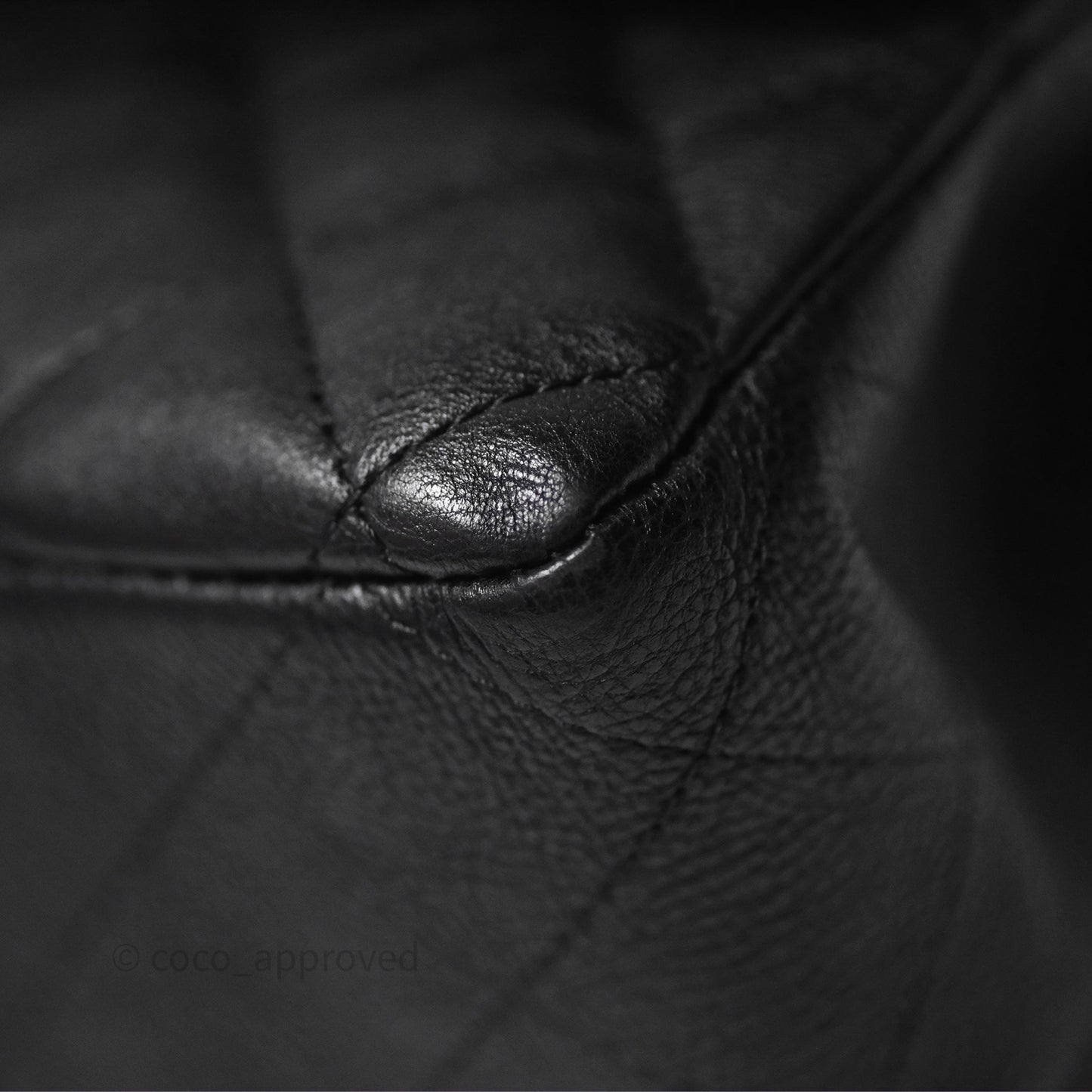 Chanel Classic Quilted M/L Medium Double Flap So Black Calfskin